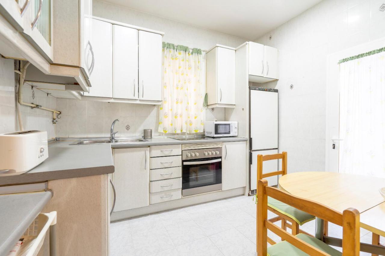 Independent Room Close To Ifema Y Aeropuertob Madrid Exteriör bild