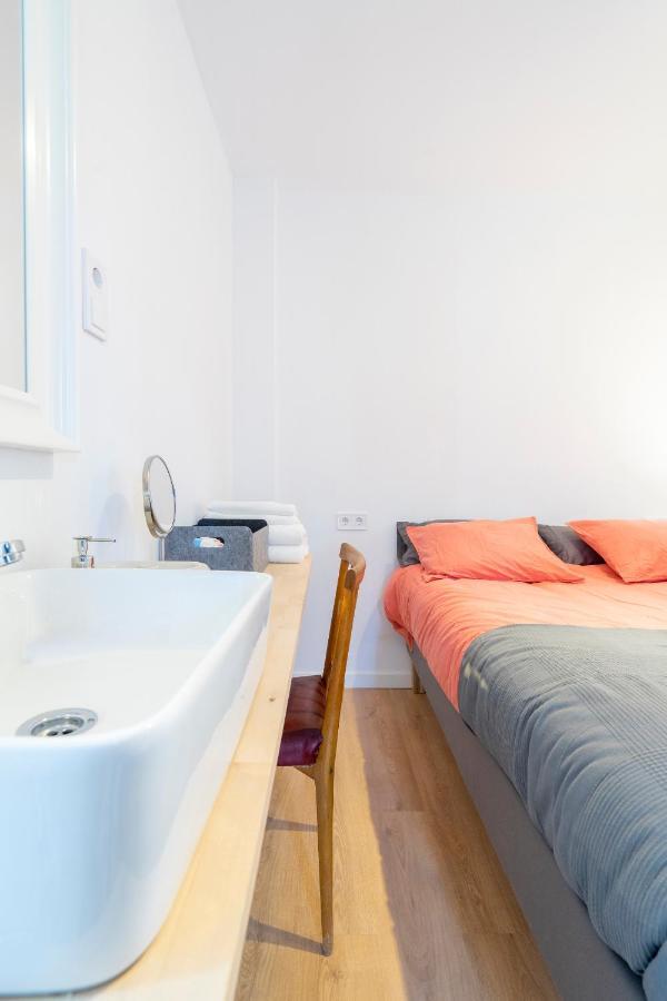 Independent Room Close To Ifema Y Aeropuertob Madrid Exteriör bild