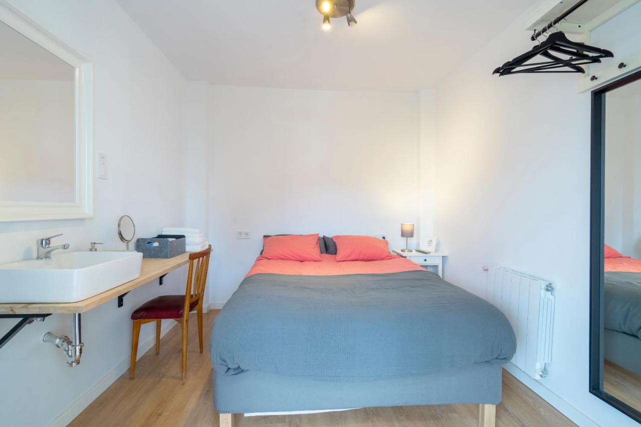 Independent Room Close To Ifema Y Aeropuertob Madrid Exteriör bild